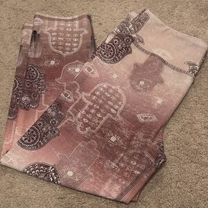Evolution and Creation Women's Hamsa Capri Leggings